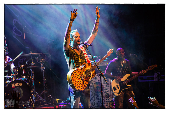 Michael Franti & Spearhead