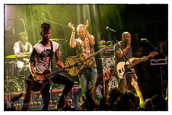 Michael Franti & Spearhead